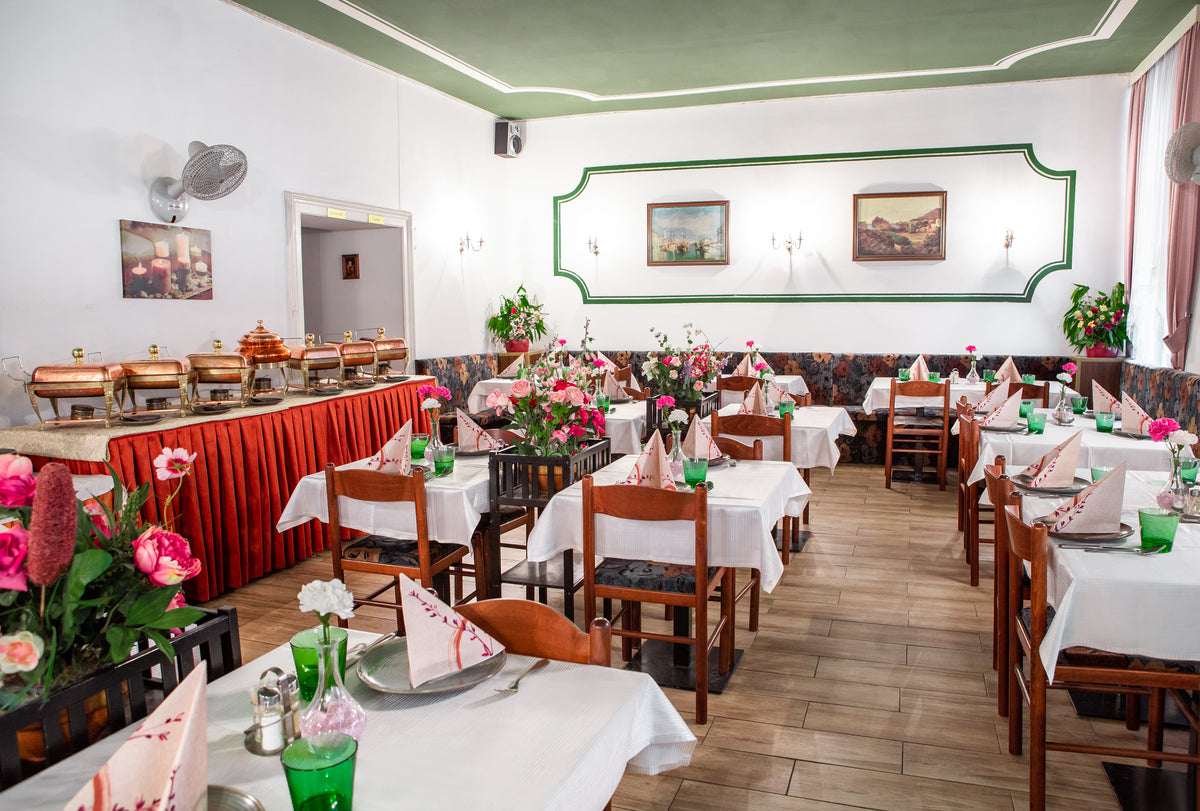 Grüner Saal mit Buffet